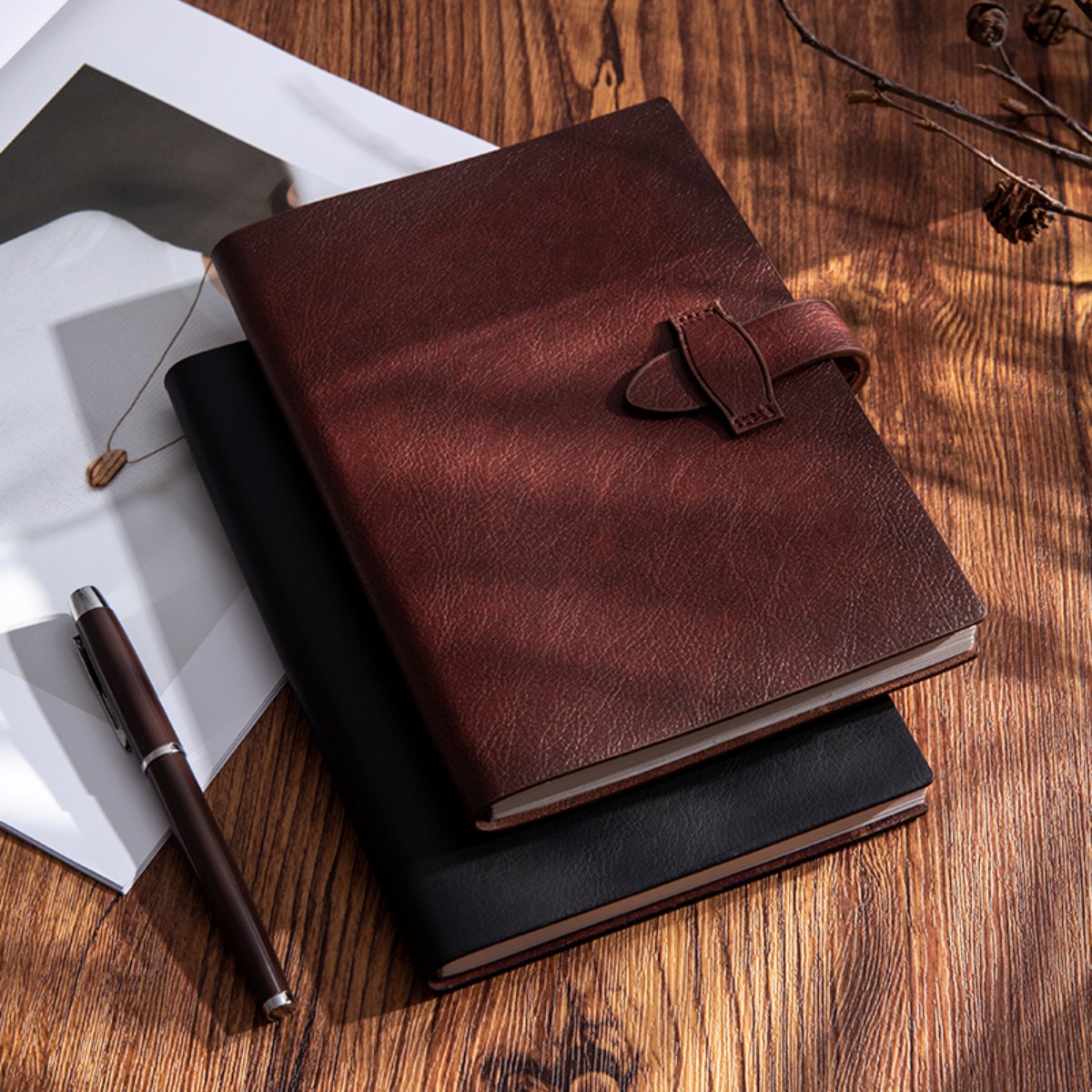 Vintage Leather Journal Notebook - 2026 สมุดโน้ตขนาด A5 รุ่นใหม่ ผลิตจากหนังพรีเมียม ให้สัมผัสหรูหราและโครงสร้างทนทานสำหรับการใช้งานประจำวัน