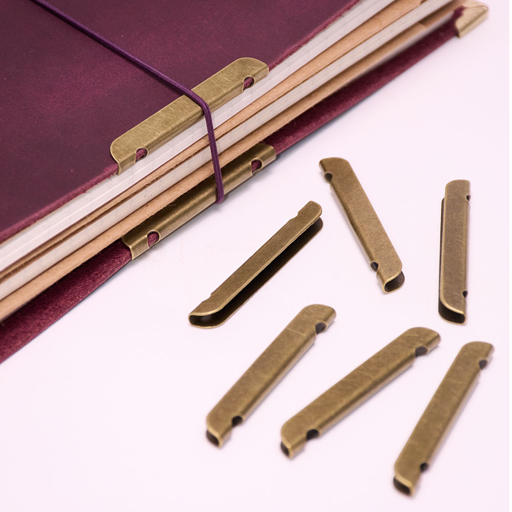 Vintage Leather Journal Notebook - สมุดบันทึกหนัง ปกสมุดบันทึกป้องกันขอบโลหะ อุปกรณ์เสริม สายยางรัดเพื่อการป้องกัน
